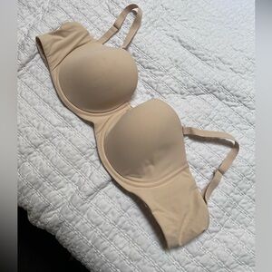 SKIMS Strapless convertible bra  NEW W/O tags